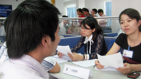 Bị cận thị có được tuyển sang Nhật?