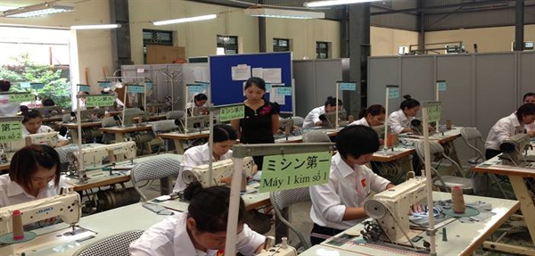 Tuyển 40 nữ làm may mặc sang Nhật Bản lương rất cao 2 đơn may